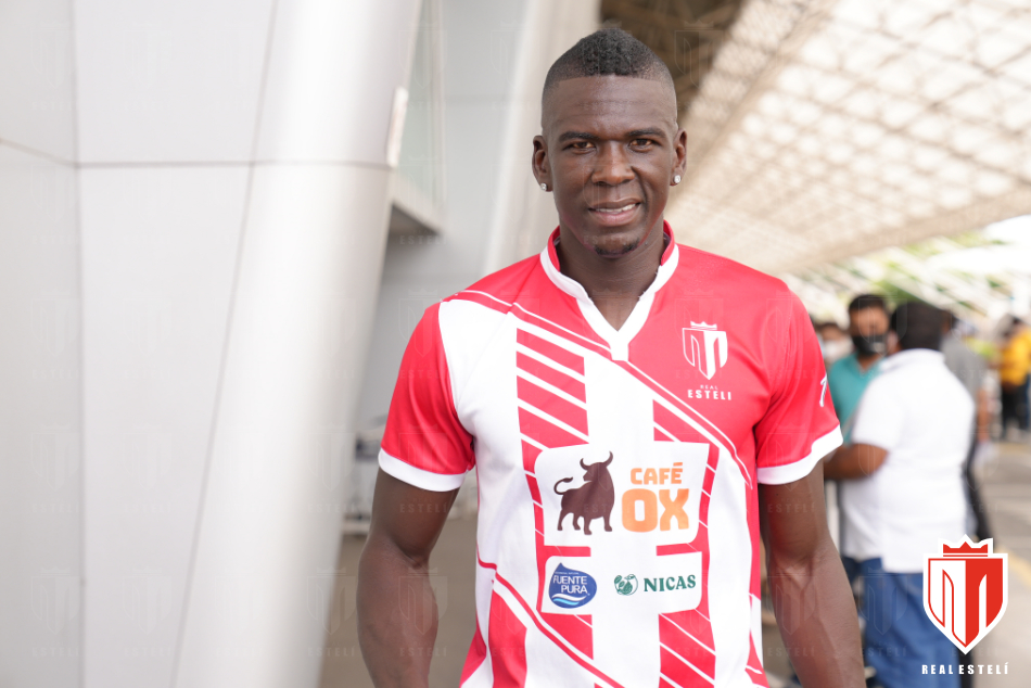 Zaguero colombiano aborda el Tren del Norte