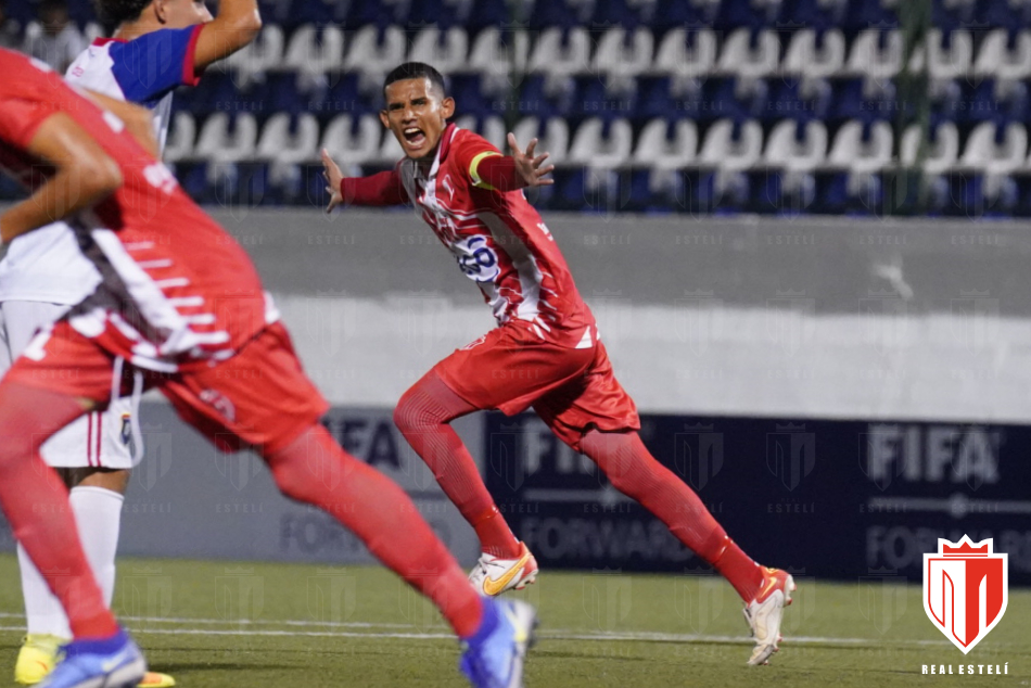 Tren arrollador en inicio del Interclubes UNCAF